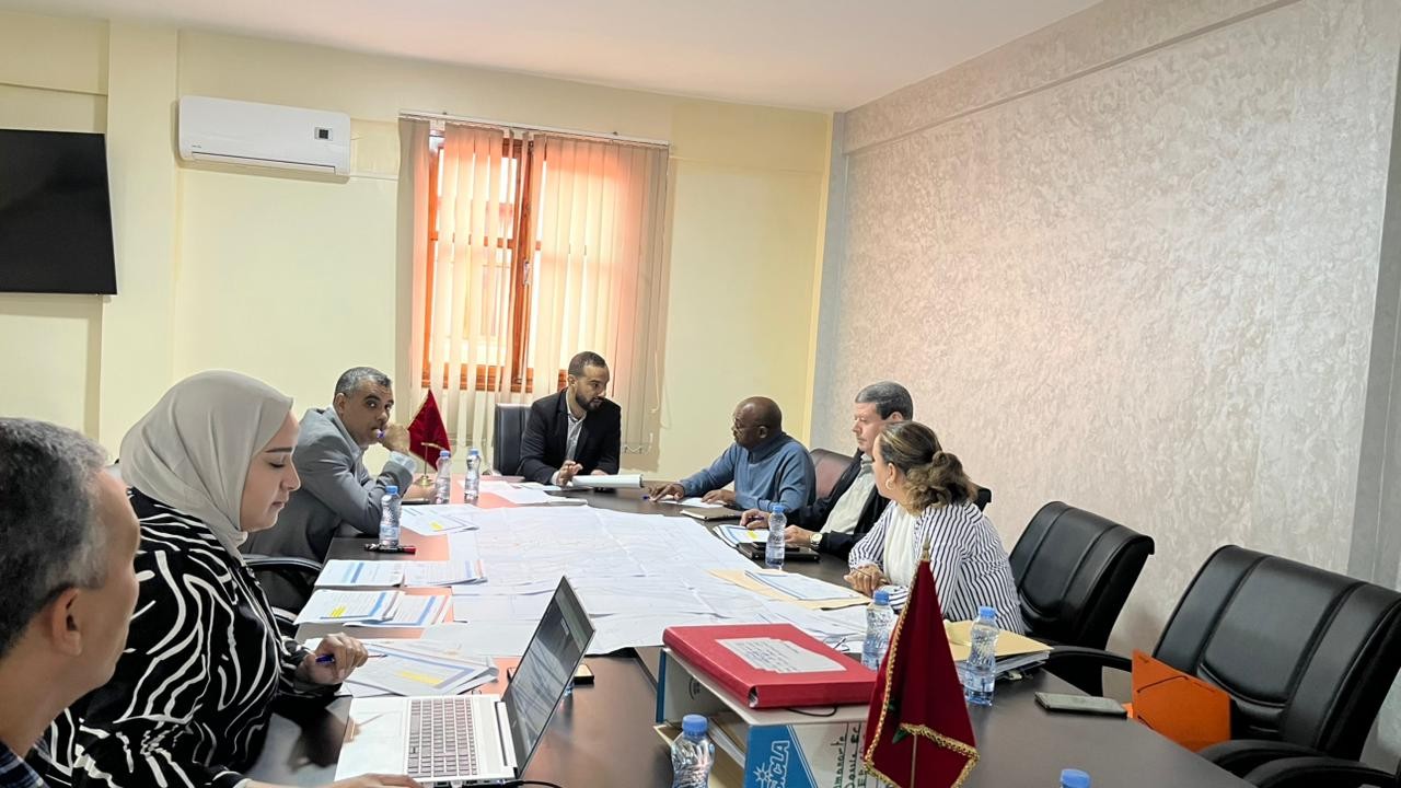 اجتماع اللجنة المركزية حول تصميم تهيئة مركز جماعة  تمنارت بإقليم طاطا